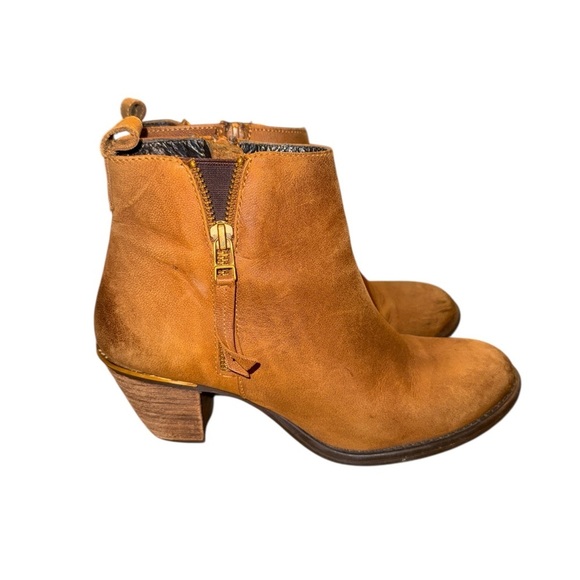 Steve Madden Leather Brown Ankle Booties With Side Zippers - Picture 2 of 10